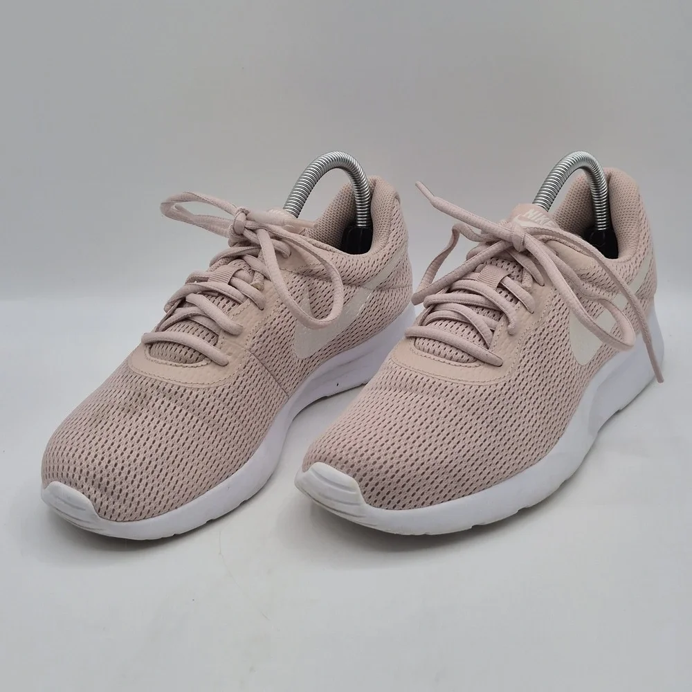 Nike Tanjun Shoes‎ Womens Size 9.5 Pink Mesh Knit Lightweight Running 812655-202